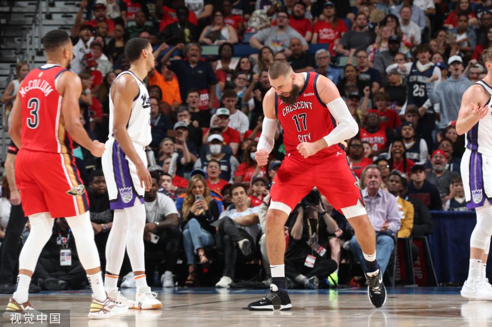 一个主教练 一个主教练